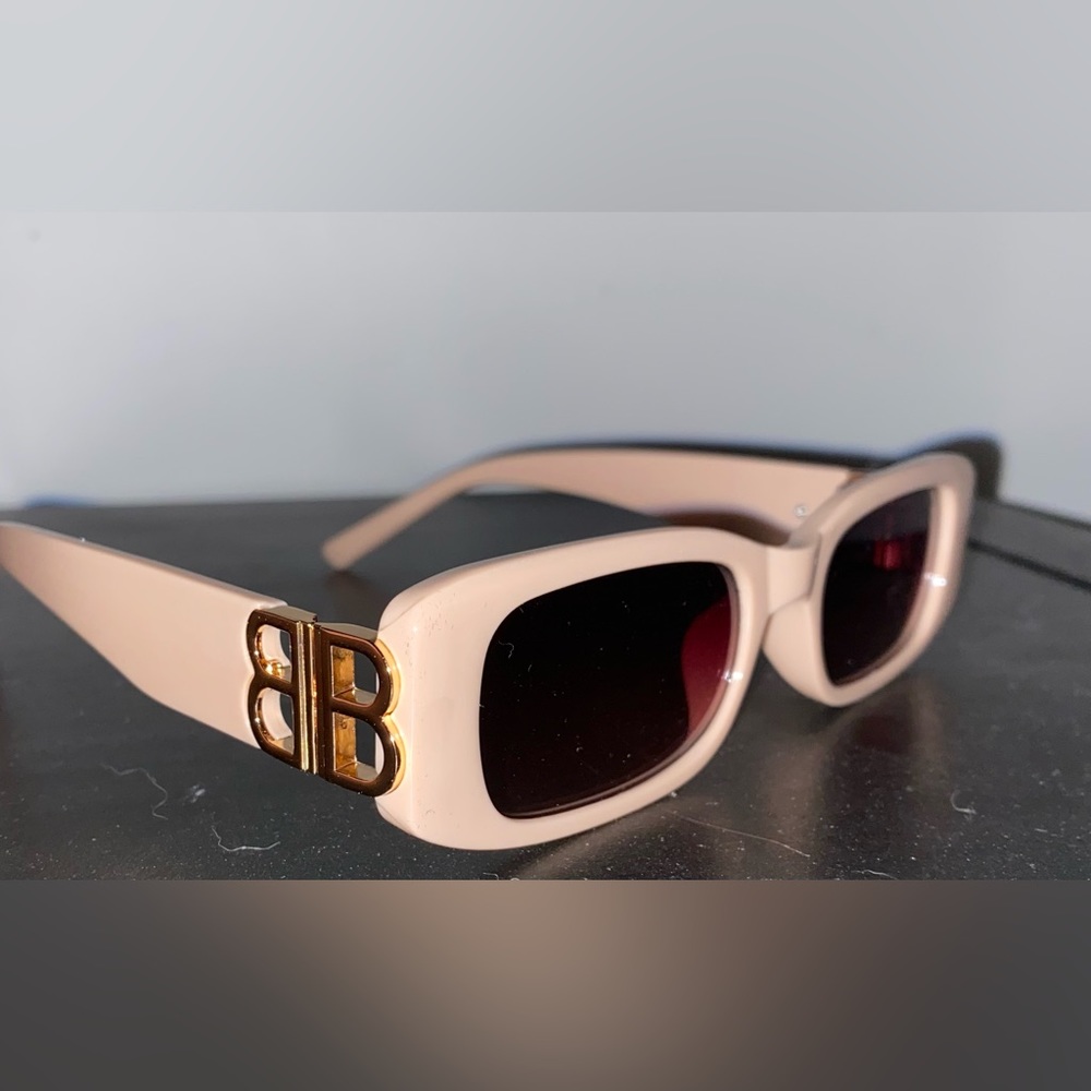 Balenciaga Dynasty B sunglasses